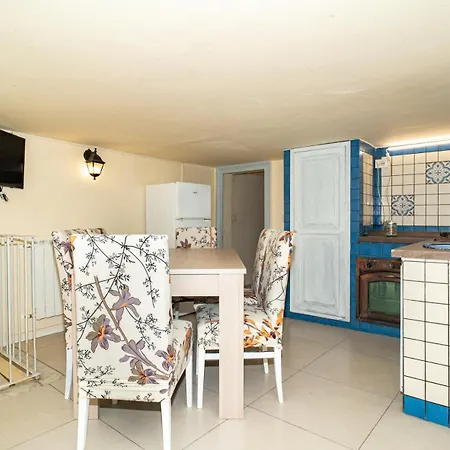 Fiamingo House